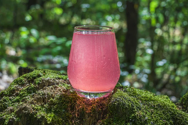 Orzeźwiająca Letnia Lemoniada Truskawek Malin Grejpfrutów Lub Czerwonych Porzeczek Różowy — Zdjęcie stockowe
