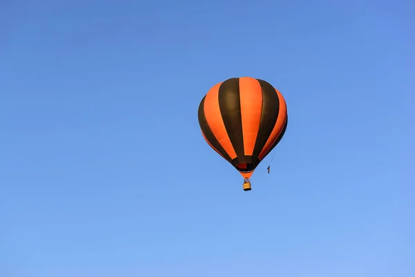 Balão Quente Colorido Fundo Céu Azul — Fotografia de Stock