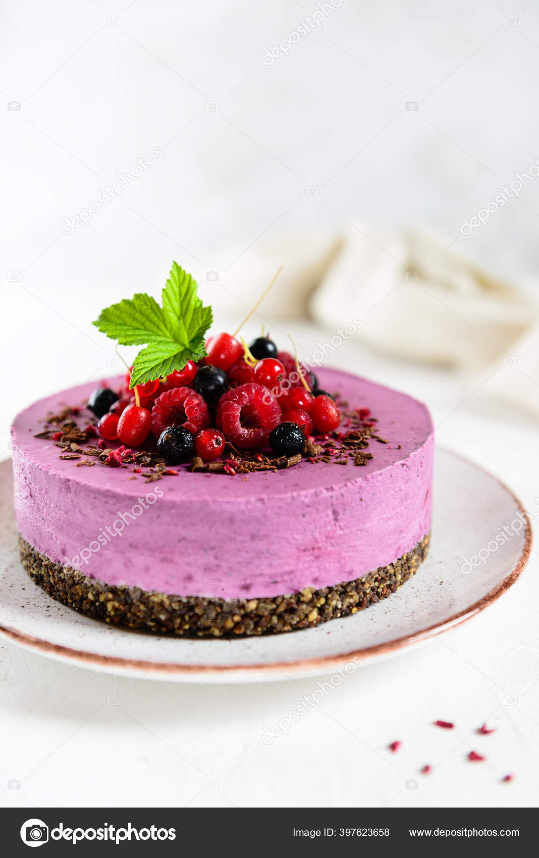Purple Passion Black currant Cake Delivery in Trichy, Order Cake Online  Trichy, Cake Home Delivery, Send Cake as Gift by Cake World Online, Online  Shopping India