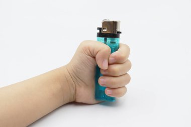beyaz arka plan üzerinde çocuk elinde hafif.