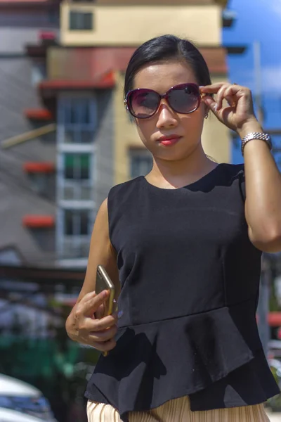 Business woman walking  Lawyer professional or similar walking o — Stock Photo, Image