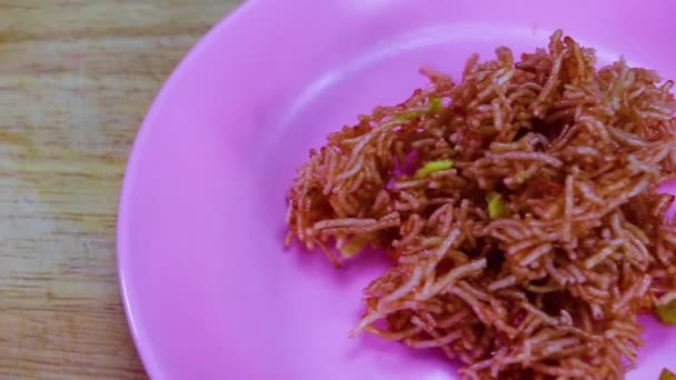 Thai crispy fried noodle ingredients for Thai food or snacks — Stock Video