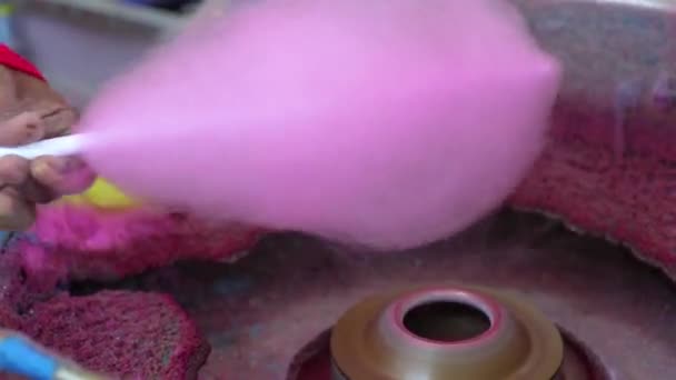 Cotton Candy Wordt Gemaakt Van Roze Geverfd Suiker Voor Vrolijke — Stockvideo