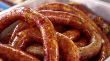 Izgara sosis, Sai Aua, (Notrhern Thai Baharatlı Sosis), Izgara Kuzey Tayland Sosisi.