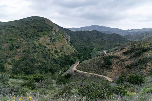 Sentiero Escursionistico Tra Montagne Della California — Foto Stock