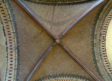 Gotik tarzında tuğla tavan