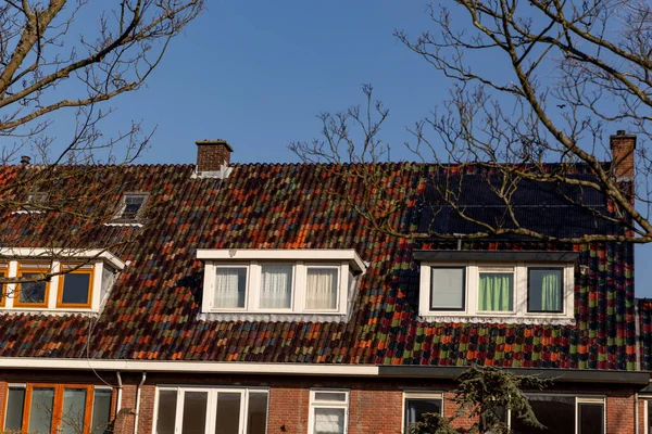 Hollanda 'da renkli çatı fayansları
