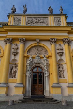 Varşova 'nın Wilanw bölgesindeki Royal Wilanow Sarayı' nın güzel manzarası.