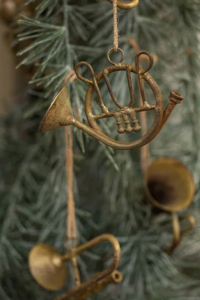 Decoração Natal Uma Árvore Natal Forma Trompete — Fotografia de Stock