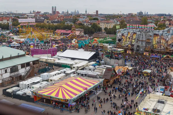 Dönme dolaptan Oktoberfest 'in en üst görüntüsü