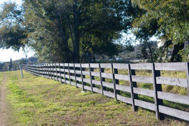 Çiftliğin sonunda çit