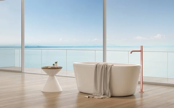 Blick Auf Badewanne Mit Beistelltisch Und Handtuch Auf Meeresblick Hintergrund — Stockfoto