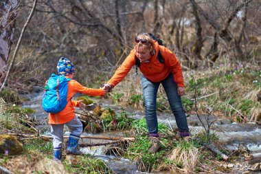 Sırt çantaları çocuklarla Hiking