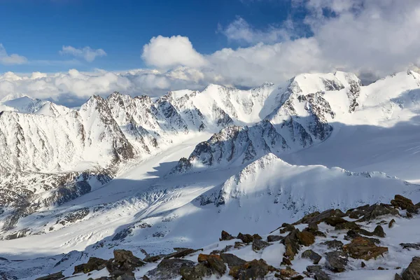 山と氷河 雪の風景のピークおよびパス 屋外の眺め — ストック写真