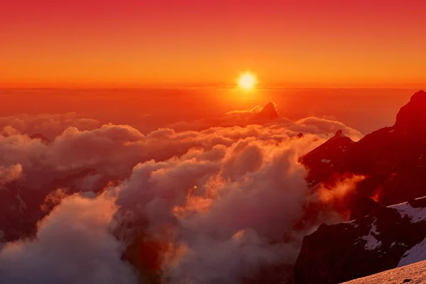 Красивый Закат Горах Над Облаками Фанн Памир Алай Таджикистан — стоковое фото