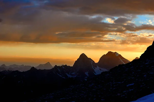 Cielo Colorido Puesta Sol Silueta Montañas Fann Pamir Alay Tayikistán — Foto de Stock