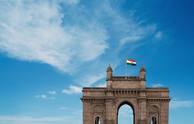 Ağ Geçidi Hindistan, Mumbai ile gökyüzü 
