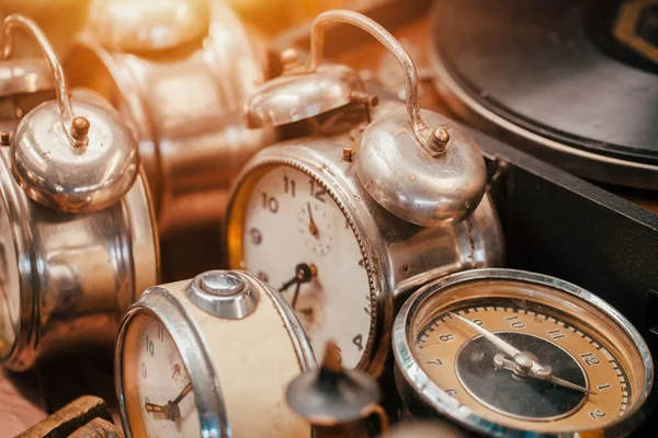 Rusty Retro Alarm Clocks Vintage Turntable Countertop Sunday Flea Market — Stock Photo, Image