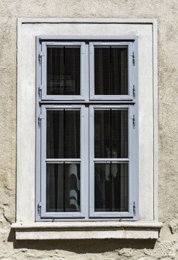 Eski bir ahşap pencere.