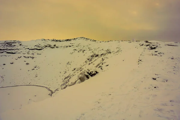 The Kerid Crater Covered In Snow — Stock Photo, Image