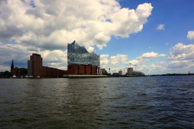 Hamburg, Almanya - 05 / 30 / 2020: Hamburg 'da Elbphilharmonie' nin Fotoğrafı