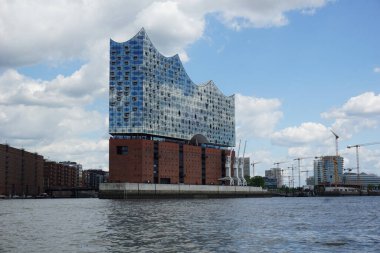 Hamburg, Almanya - 05 / 30 / 2020: Hamburg 'da Elbphilharmonie' nin Fotoğrafı