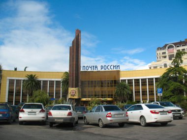 Soçi, Rusya - Ekim, 2013: Şehir merkezindeki postane binası