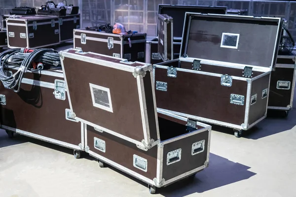 Installation of equipment. Concert equipment transportation. Boxes on wheels. Boxes upholstered in metal. Engineering work.