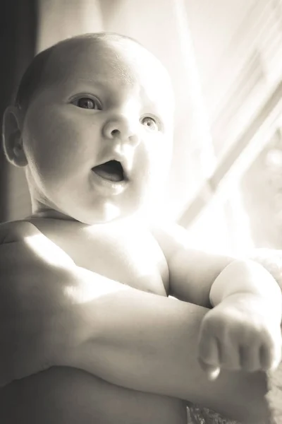 Die Freude des Babys nach der Geburt — Stockfoto