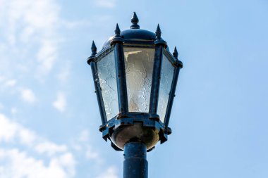 Sokak lambası direği açık