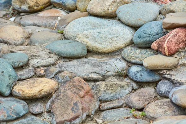 Parede Forrada Pedras Redondas — Fotografia de Stock