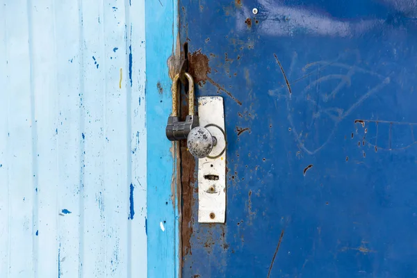 Πόμολο Πόρτας Κλειδαριά Στην Πόρτα — Φωτογραφία Αρχείου