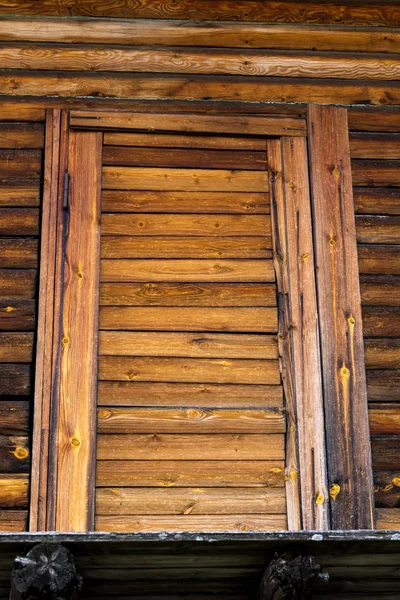 Holztür Zweiten Stock Eines Holzhauses — Stockfoto