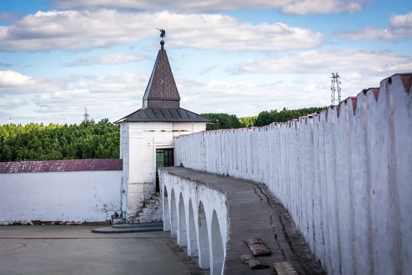 Красивый забор для защиты — стоковое фото