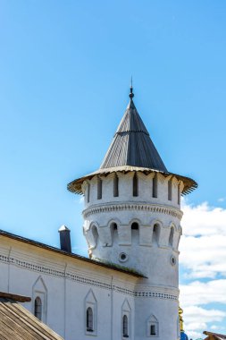 Kaleden eski yüksek kule