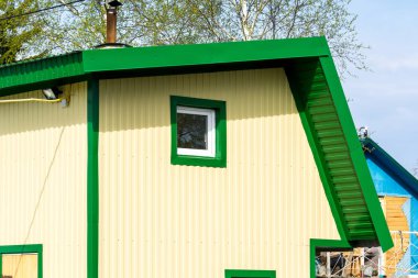 Büyük evin güzel çatı.