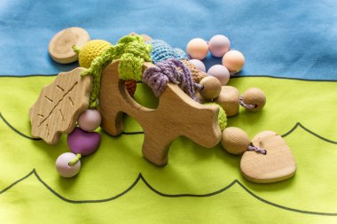 Bebek için bebek kemirgen bir oyuncak