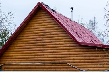 Büyük evin güzel çatı.