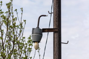 Sokak lambası direği açık