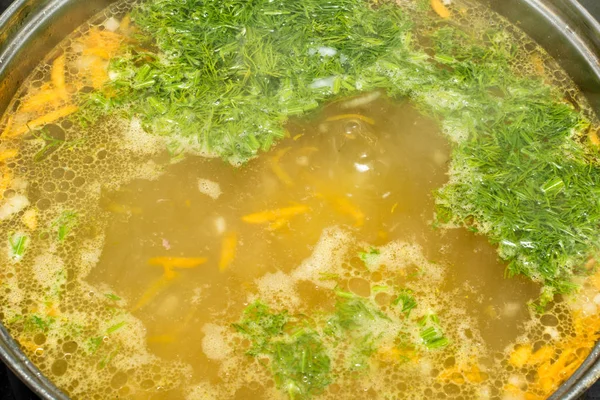 Heerlijke soep in de pot — Stockfoto