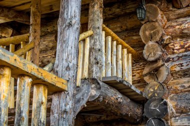 Tırmanış ve iniş için artan merdiven