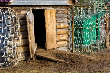 Yaban domuzlarının evi.