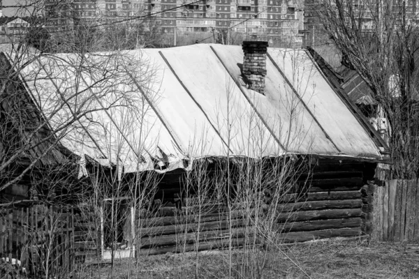 Старый Деревянный Дом — стоковое фото