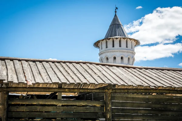 Antigua torre alta del castillo — Foto de Stock