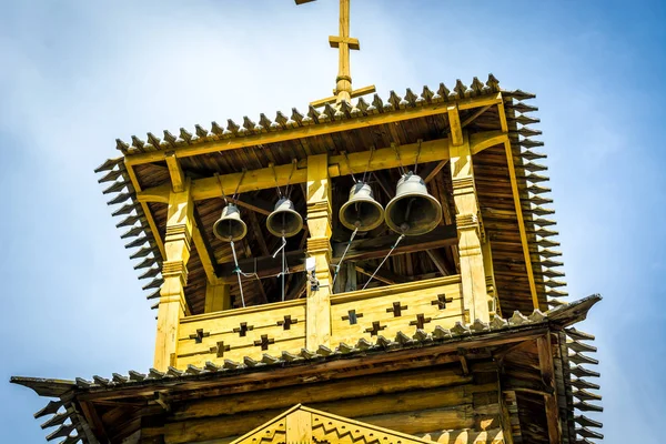 Antigua iglesia cristiana de madera — Foto de Stock