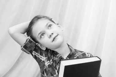 Güzel çocuk hikaye ve karakterler kitap okuma