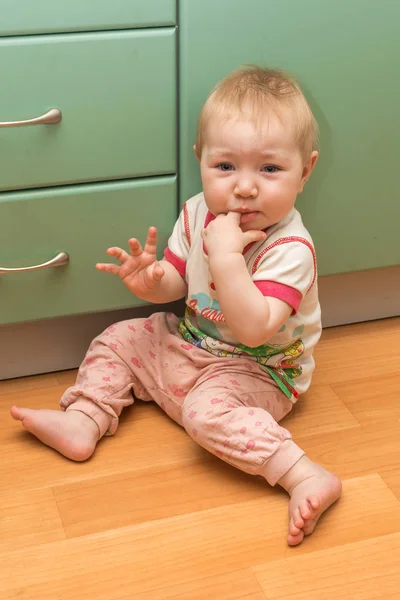 Porträt eines Babys zu Hause — Stockfoto