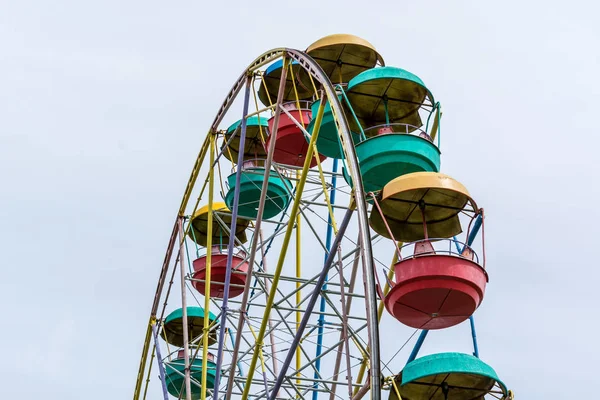 Egy Nagy Gyermek Körhinta Ferris Kerék — Stock Fotó