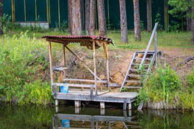 Suya erişimi olan eski iskele