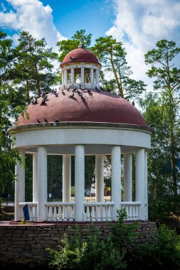 Park'taki yuvarlak kule